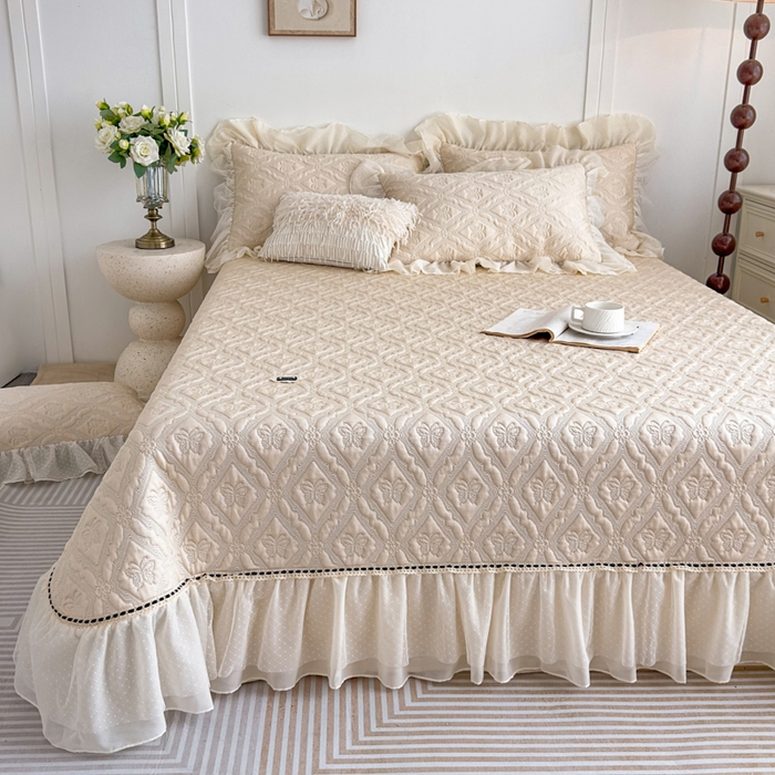 91家纺网 家纺一手货源 找家纺 菊上家纺 2025新款雕花全消光工艺款牛奶绒绣花床盖款四件套-幸福树系列 幸福树-米驼