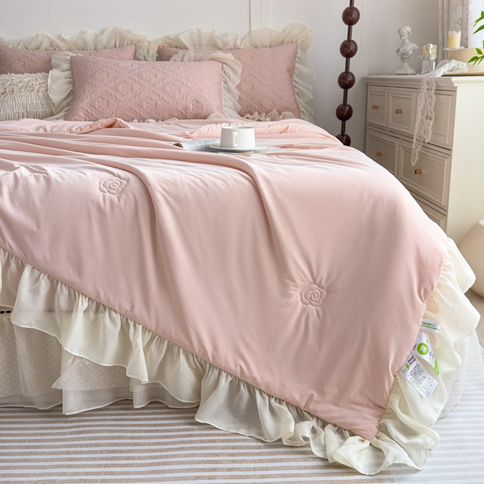 91家纺网 家纺一手货源 找家纺 菊上家纺 2026新款轻奢法式银丝豆豆席席子凉席-蝶恋花语 蝶恋花语-粉