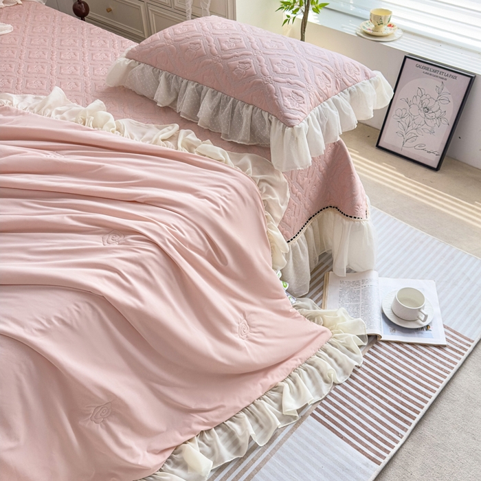 91家纺网 家纺一手货源 找家纺 菊上家纺 2026新款轻奢法式银丝豆豆席席子凉席-蝶恋花语 蝶恋花语-粉