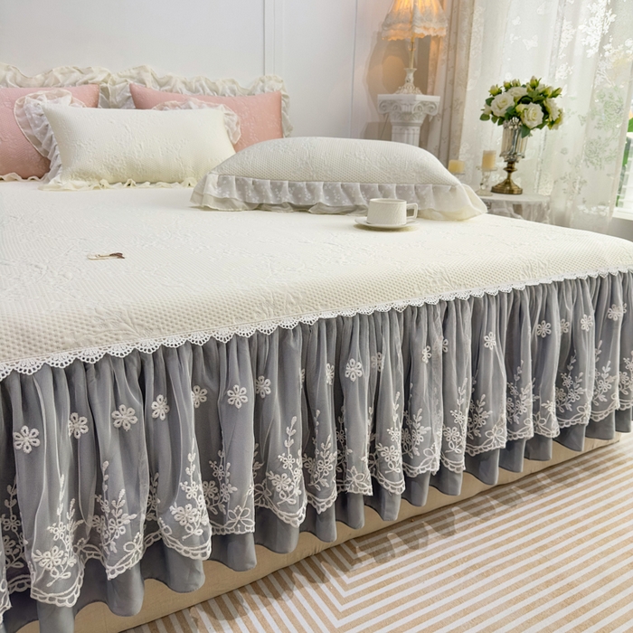 91家纺网 家纺一手货源 找家纺 菊上家纺 2026新款PE凉感床裙款凉席夏被夏凉被空调被四件套-清雅之梦 清雅之梦-珍珠白