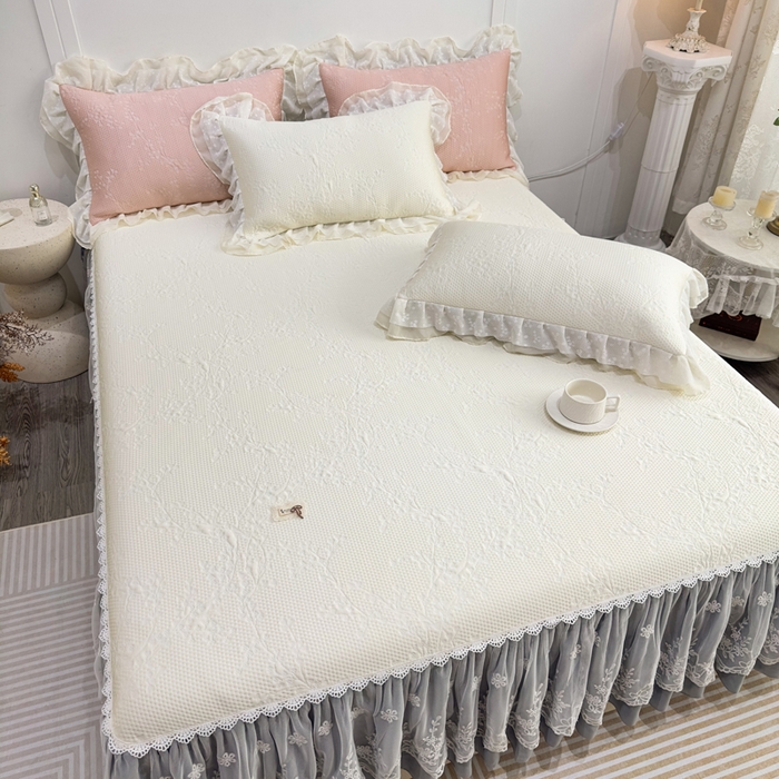 91家纺网 家纺一手货源 找家纺 菊上家纺 2026新款PE凉感床裙款凉席夏被夏凉被空调被四件套-清雅之梦 清雅之梦-珍珠白