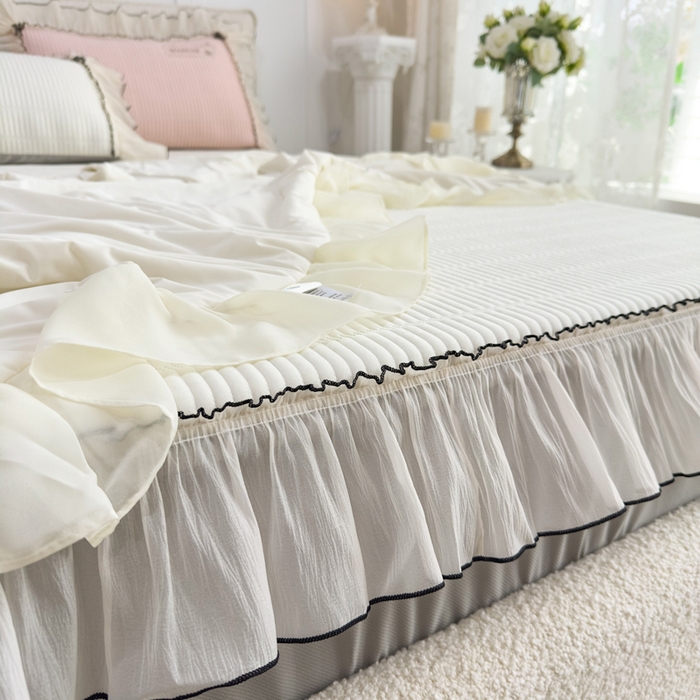 91家纺网 家纺一手货源 找家纺 菊上家纺 2026新款法式风PE床笠款凉席夏被夏凉被空调被四件套-法颂 法颂-珍珠白