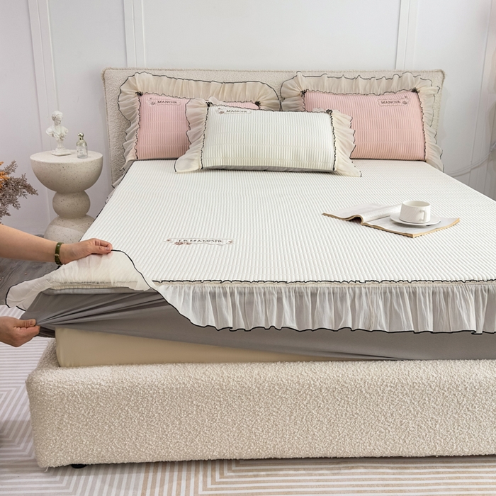 91家纺网 家纺一手货源 找家纺 菊上家纺 2026新款法式风PE床笠款凉席夏被夏凉被空调被四件套-法颂 法颂-珍珠白