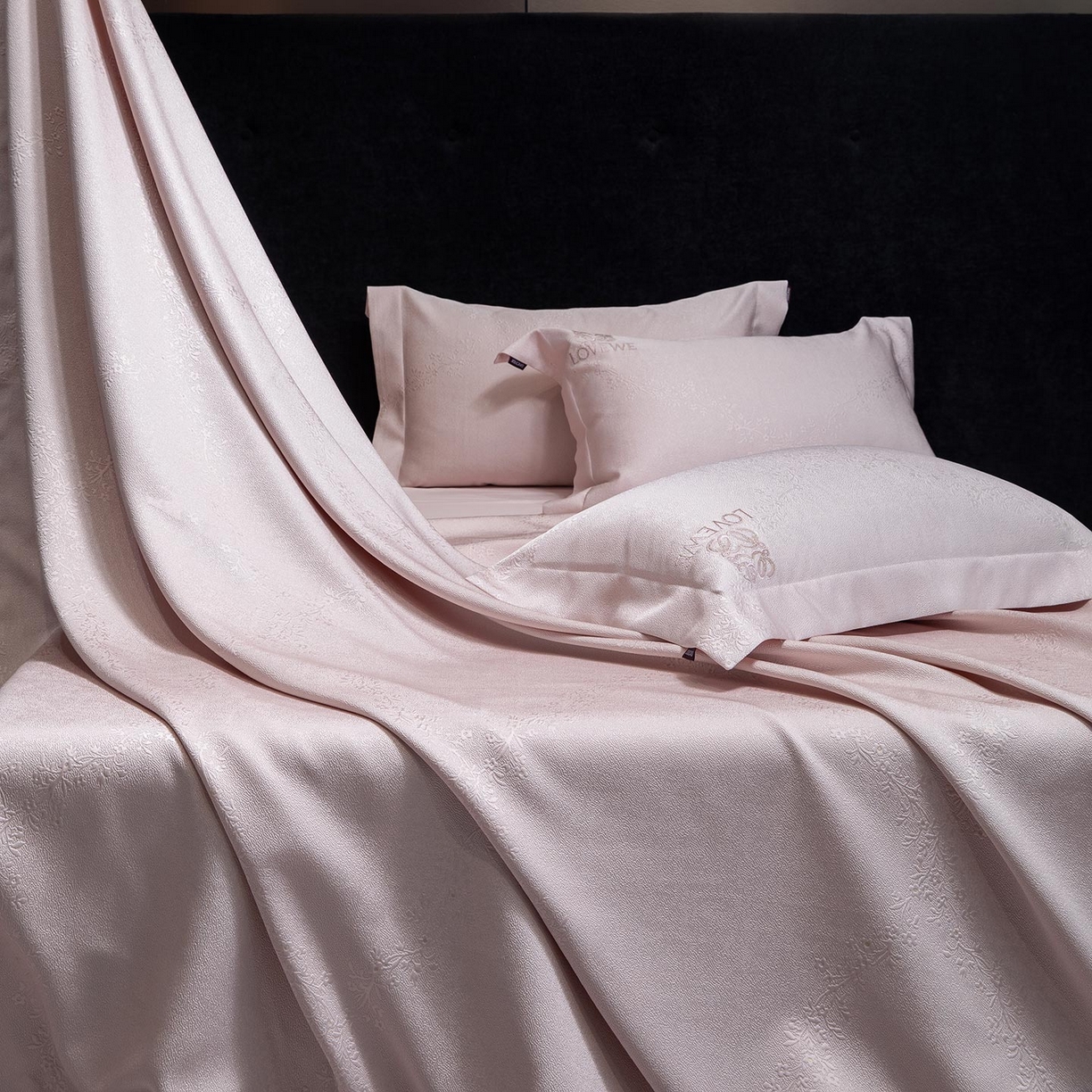 91家纺网 家纺一手货源 找家纺 （总）2026高端新品A类100支长绒棉纯棉四件套100全棉厚织提花轻奢风重工刺绣被套