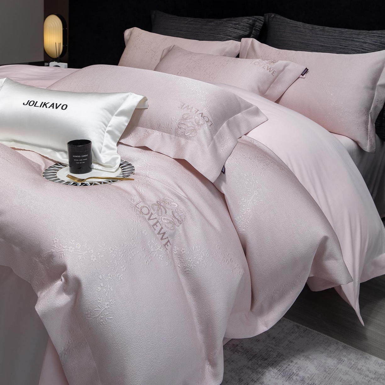 91家纺网 家纺一手货源 找家纺 2026高端新品A类100支长绒棉纯棉四件套100全棉厚织提花轻奢风重工刺绣被套 艾弗里-粉