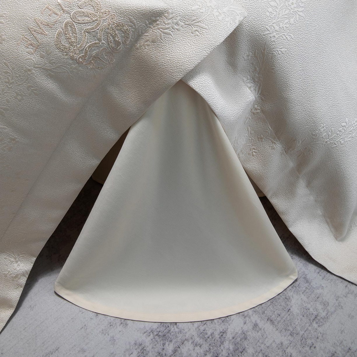 91家纺网 家纺一手货源 找家纺 2026高端新品A类100支长绒棉纯棉四件套100全棉厚织提花轻奢风重工刺绣被套 艾弗里-金