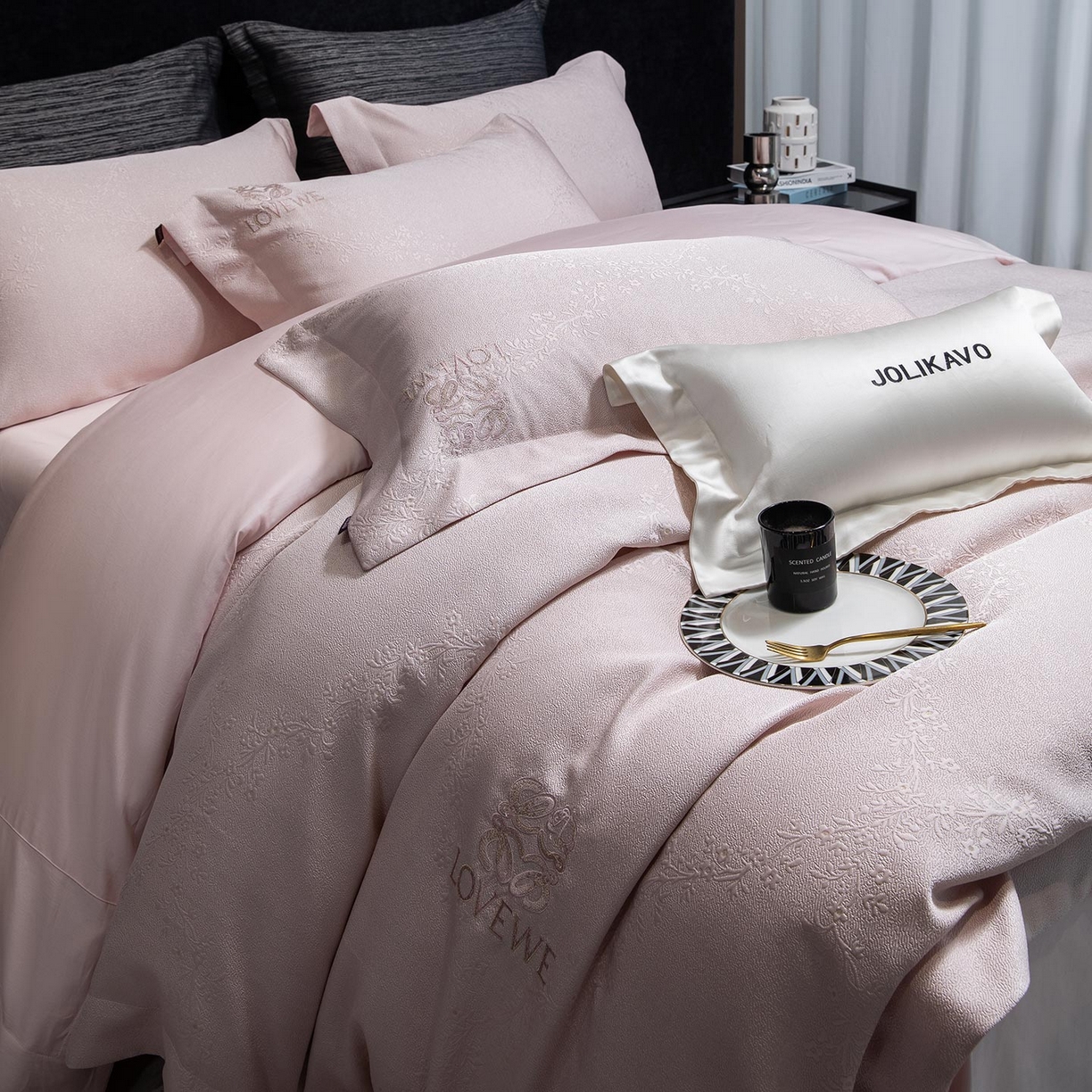 91家纺网 家纺一手货源 找家纺 2026高端新品A类100支长绒棉纯棉四件套100全棉厚织提花轻奢风重工刺绣被套 艾弗里-粉