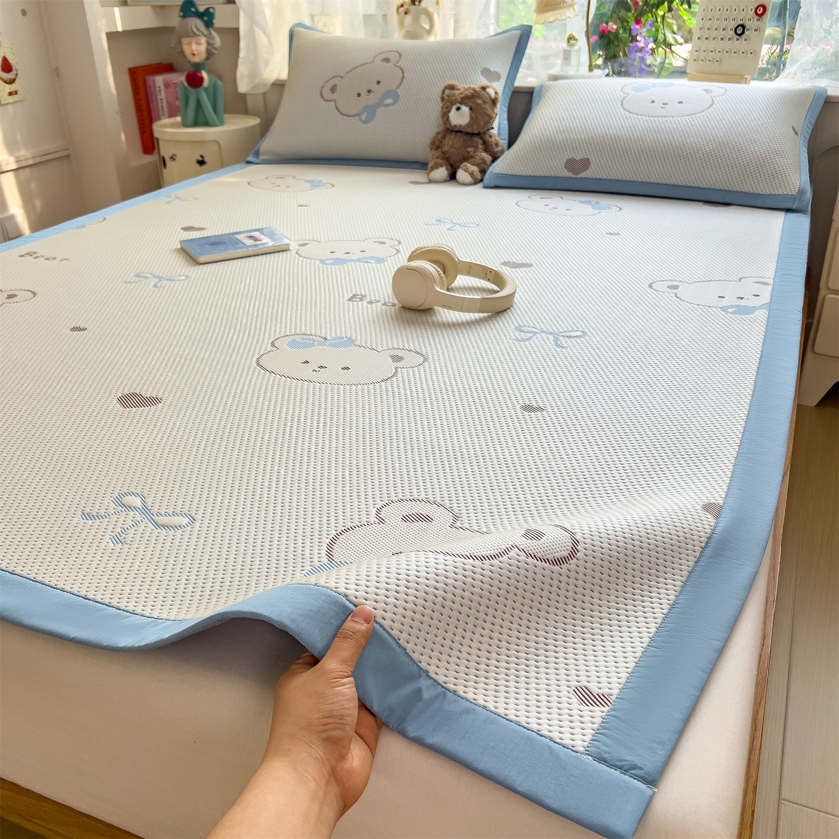 91家纺网 家纺一手货源 找家纺 （总）雯豆家纺 2026新款PE中分子凉感凉席条席三件套加厚三明治款复合卡通提花凉席