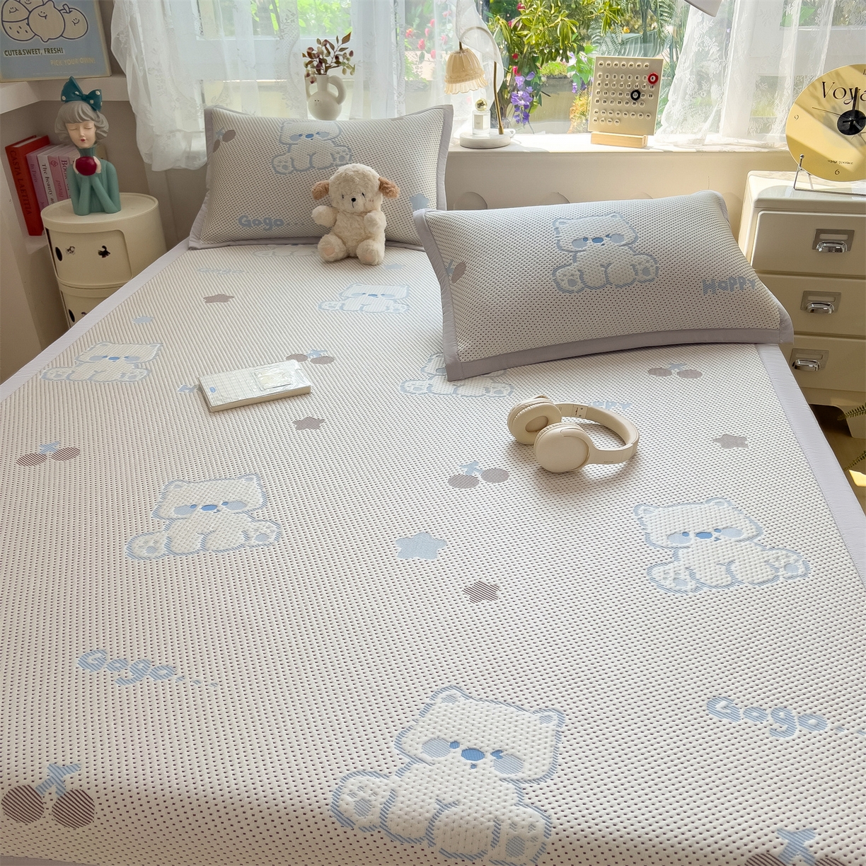 91家纺网 家纺一手货源 找家纺 雯豆家纺 2026新款PE中分子凉感凉席条席三件套加厚三明治款复合卡通提花凉席 PE提花凉席-奶萌狗