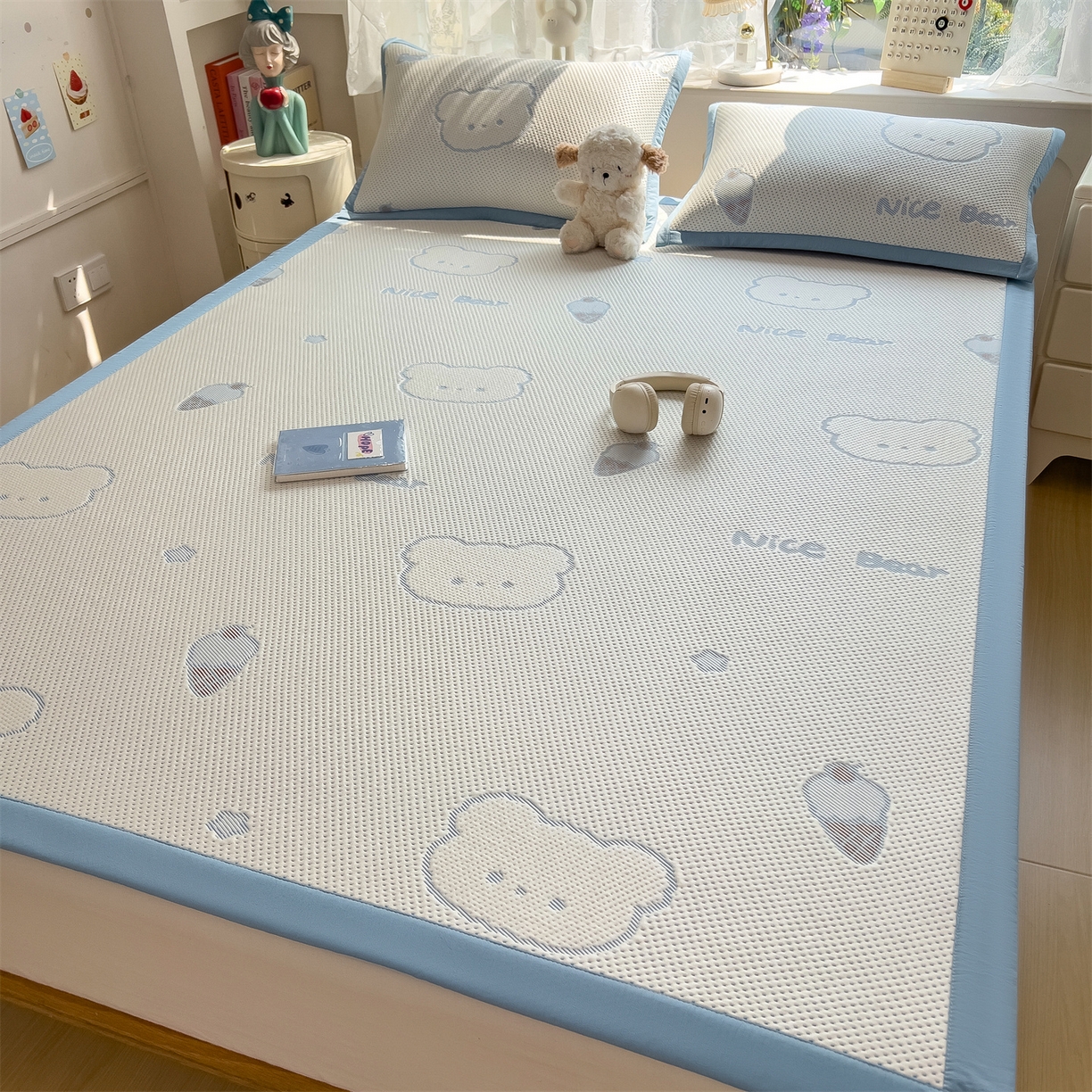 91家纺网 家纺一手货源 找家纺 雯豆家纺 2026新款PE中分子凉感凉席条席三件套加厚三明治款复合卡通提花凉席 PE提花凉席-北极熊