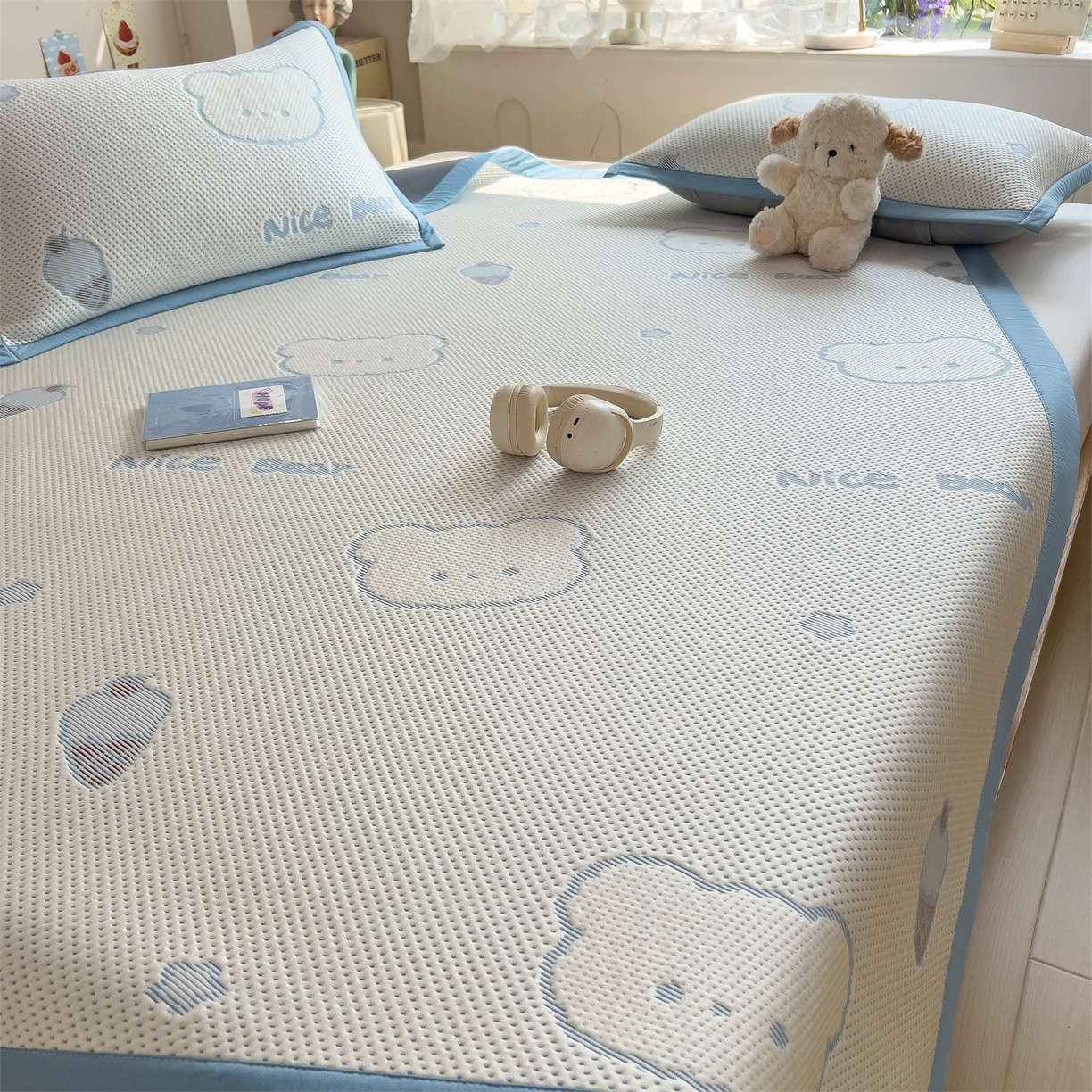 91家纺网 家纺一手货源 找家纺 雯豆家纺 2026新款PE中分子凉感凉席条席三件套加厚三明治款复合卡通提花凉席 PE提花凉席-北极熊