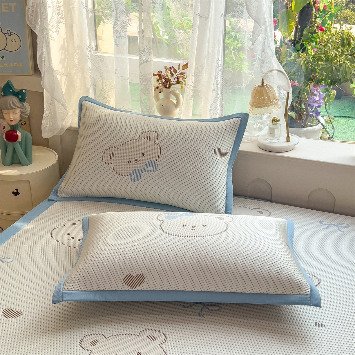 91家纺网 家纺一手货源 找家纺 雯豆家纺 2026新款PE中分子凉感凉席条席三件套加厚三明治款复合卡通提花凉席 PE提花凉席-领带熊