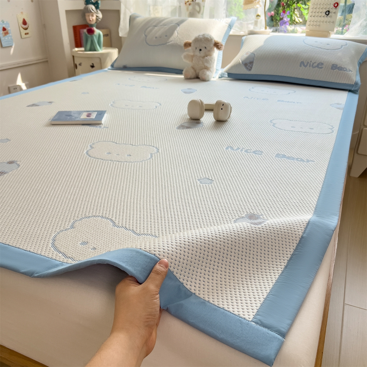 91家纺网 家纺一手货源 找家纺 雯豆家纺 2026新款PE中分子凉感凉席条席三件套加厚三明治款复合卡通提花凉席 PE提花凉席-北极熊