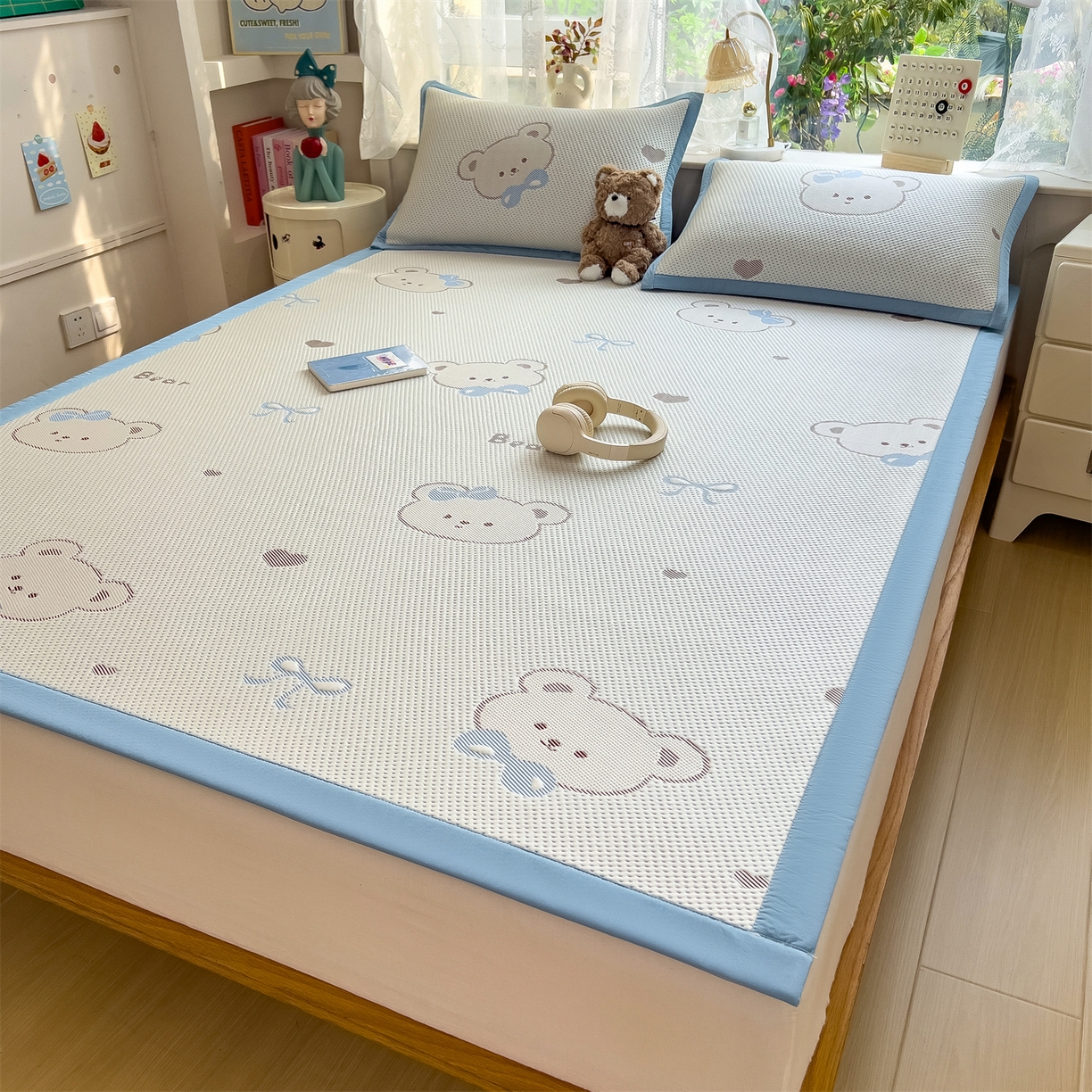 91家纺网 家纺一手货源 找家纺 （总）雯豆家纺 2026新款PE中分子凉感凉席条席三件套加厚三明治款复合卡通提花凉席