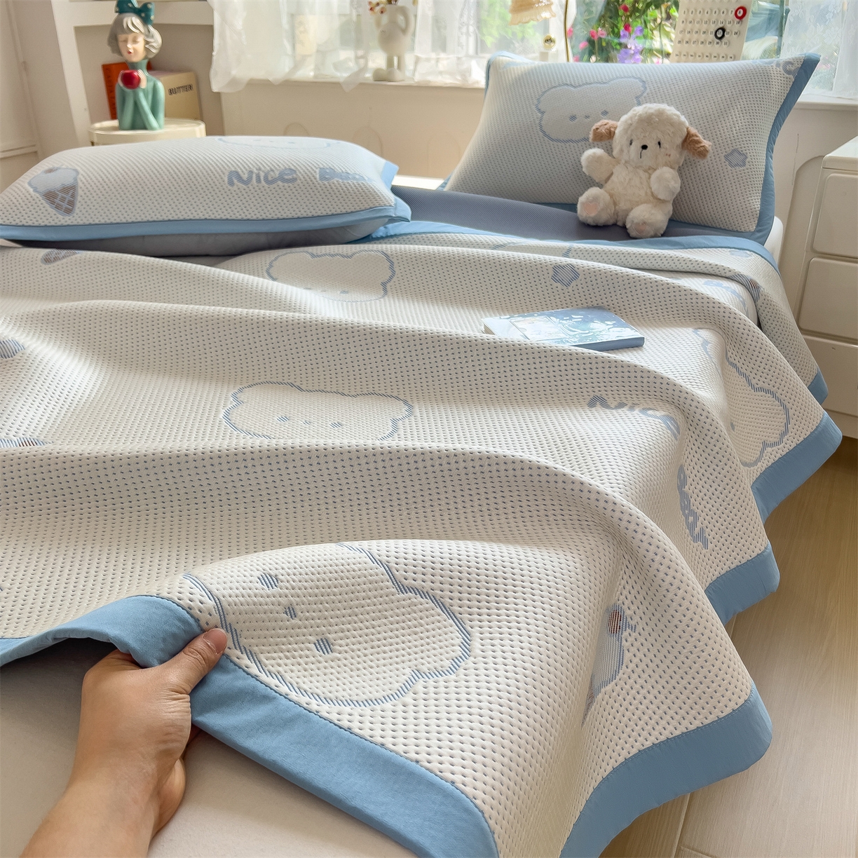 91家纺网 家纺一手货源 找家纺 雯豆家纺 2026新款PE中分子凉感凉席条席三件套加厚三明治款复合卡通提花凉席 PE提花凉席-北极熊