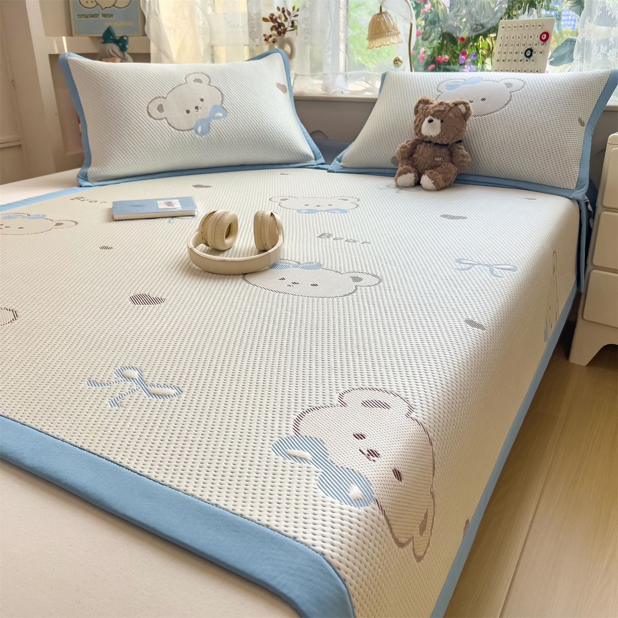 91家纺网 家纺一手货源 找家纺 （总）雯豆家纺 2026新款PE中分子凉感凉席条席三件套加厚三明治款复合卡通提花凉席