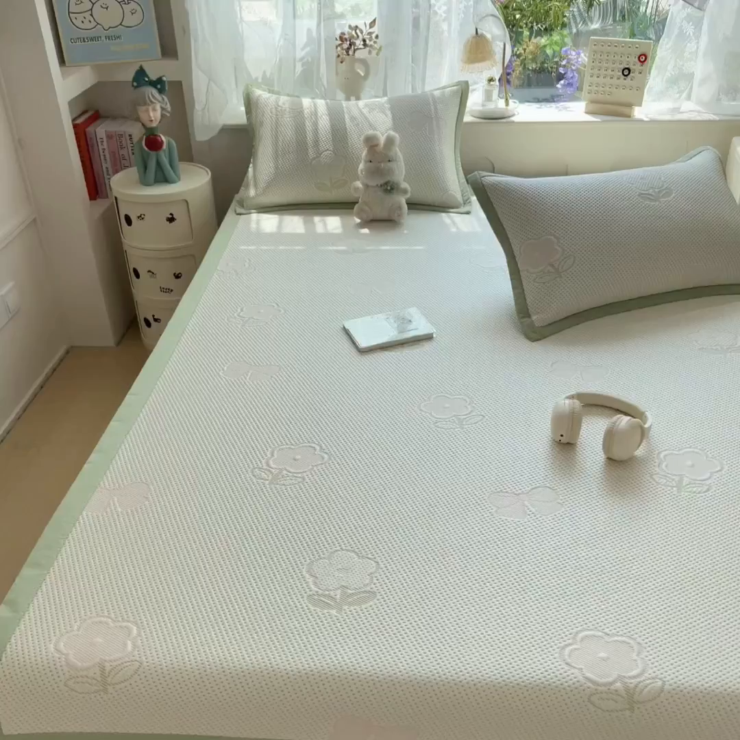 91家纺网 家纺一手货源 找家纺 雯豆家纺 2026新款PE中分子凉感凉席条席三件套加厚三明治款复合卡通提花凉席 PE提花凉席-郁金香