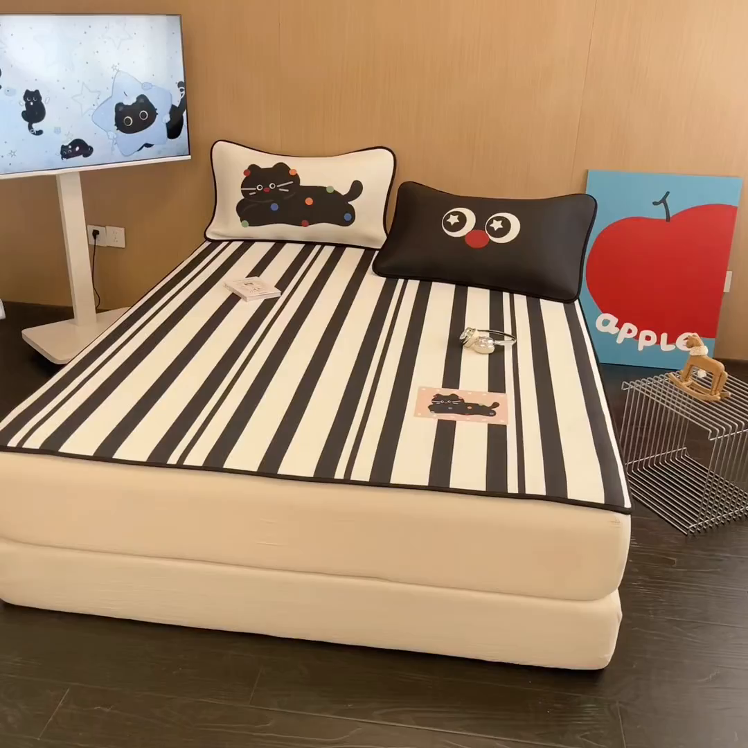 91家纺网 家纺一手货源 找家纺 懒猫家纺 2026新款大版卡通云感果冻床席床笠凉席 极简黑猫-床席款