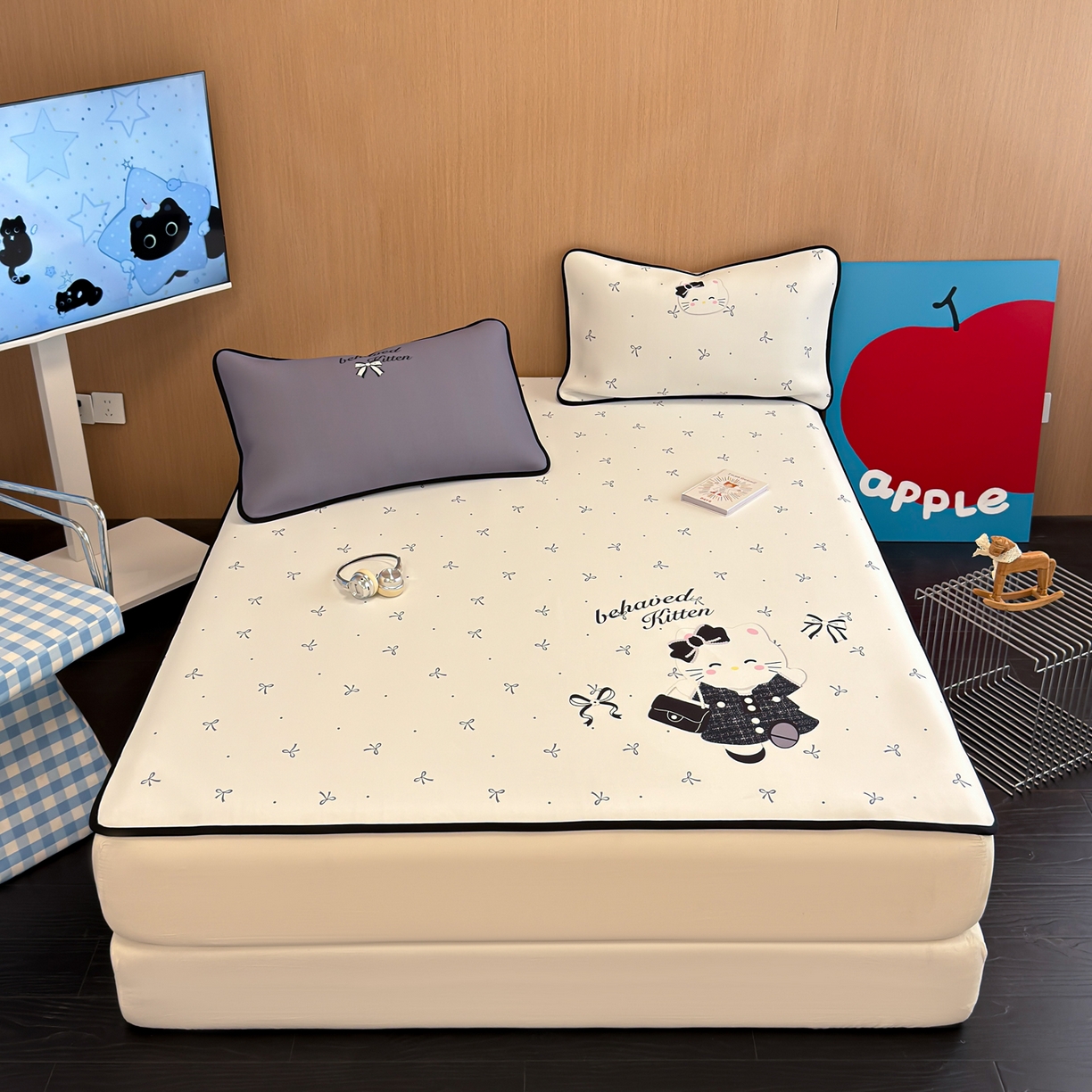 91家纺网 家纺一手货源 找家纺 懒猫家纺 2026新款大版卡通云感果冻床席床笠凉席 蝴蝶结小猫-床席款