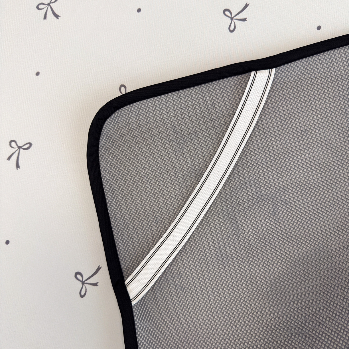 91家纺网 家纺一手货源 找家纺 懒猫家纺 2026新款大版卡通云感果冻床席床笠凉席 蝴蝶结小猫-床席款