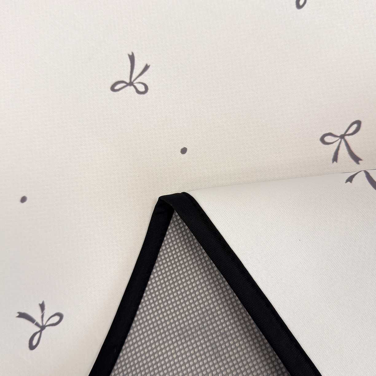 91家纺网 家纺一手货源 找家纺 懒猫家纺 2026新款大版卡通云感果冻床席床笠凉席 蝴蝶结小猫-床席款