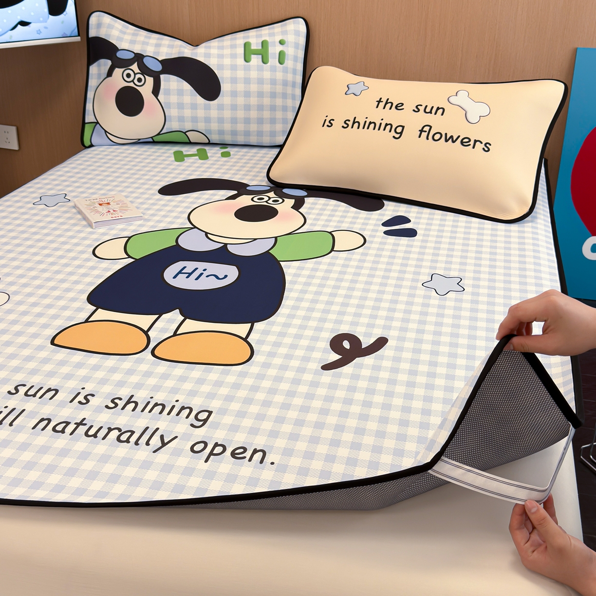 91家纺网 家纺一手货源 找家纺 懒猫家纺 2026新款大版卡通云感果冻床席床笠凉席 蓝格小狗-床席款