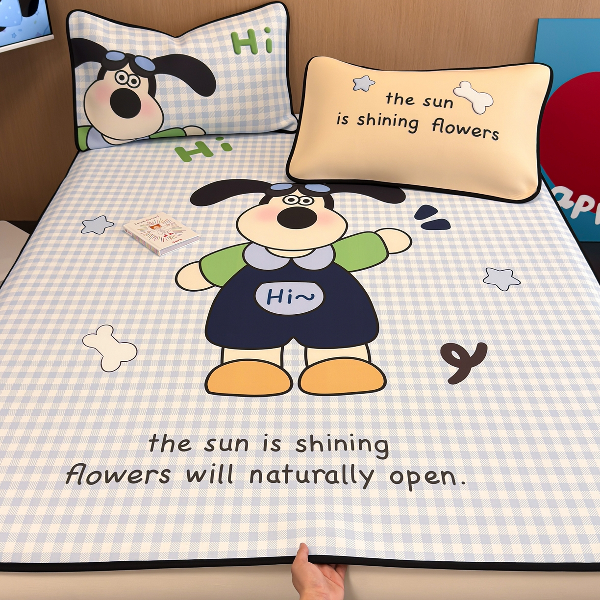 91家纺网 家纺一手货源 找家纺 懒猫家纺 2026新款大版卡通云感果冻床席床笠凉席 蓝格小狗-床席款