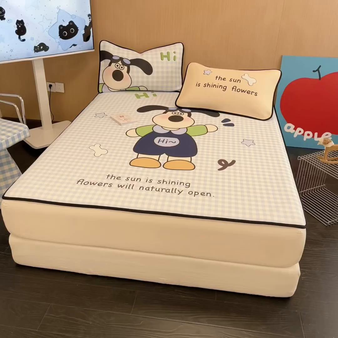91家纺网 家纺一手货源 找家纺 懒猫家纺 2026新款大版卡通云感果冻床席床笠凉席 蓝格小狗-床席款