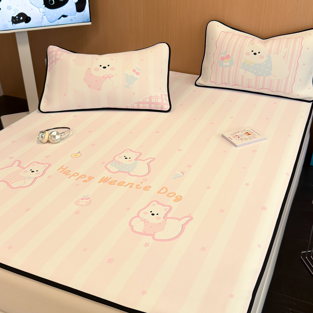 91家纺网 家纺一手货源 找家纺 懒猫家纺 2026新款大版卡通云感果冻床席床笠凉席 蜜桃汪星-床席款