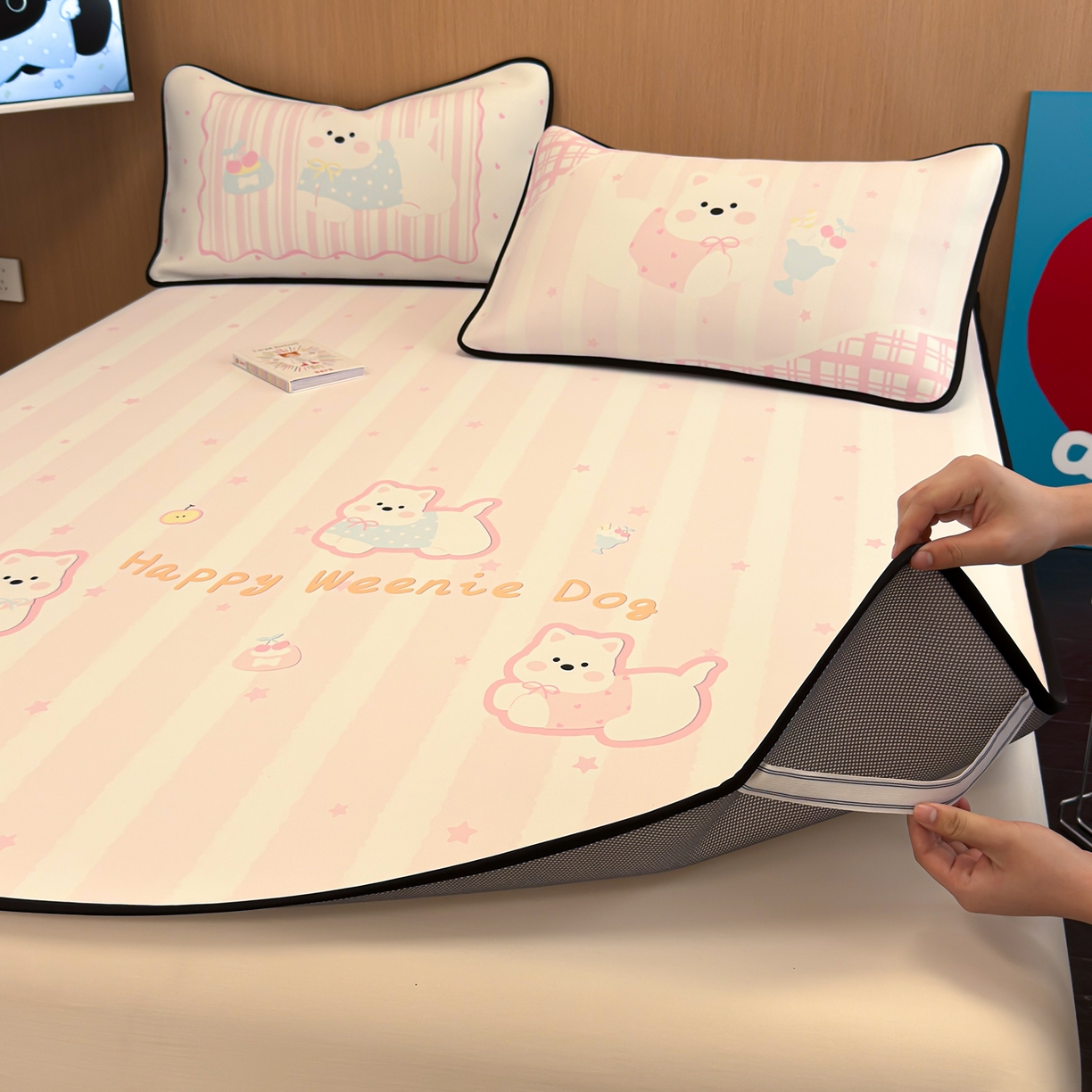 91家纺网 家纺一手货源 找家纺 懒猫家纺 2026新款大版卡通云感果冻床席床笠凉席 蜜桃汪星-床席款