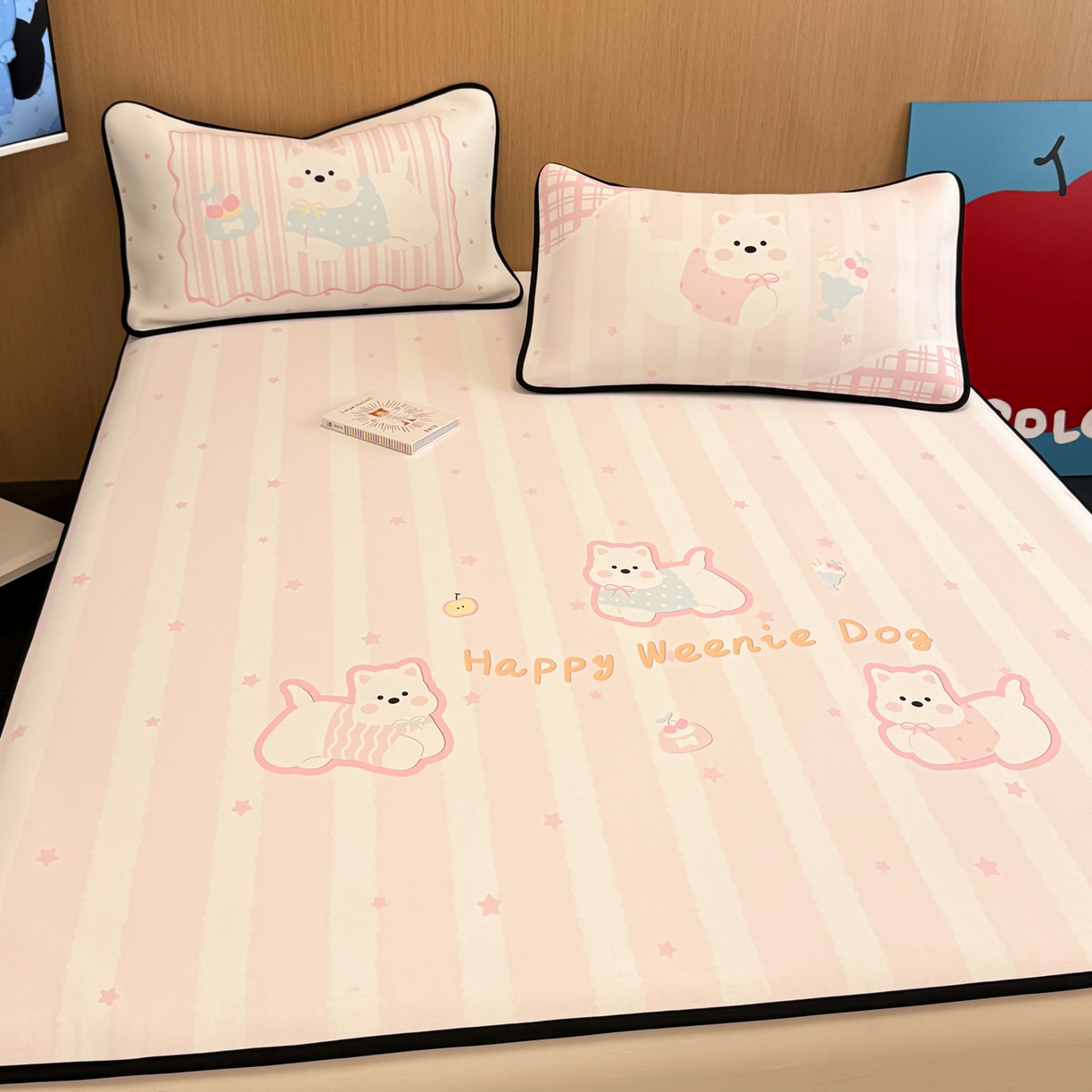 91家纺网 家纺一手货源 找家纺 懒猫家纺 2026新款大版卡通云感果冻床席床笠凉席 蜜桃汪星-床席款