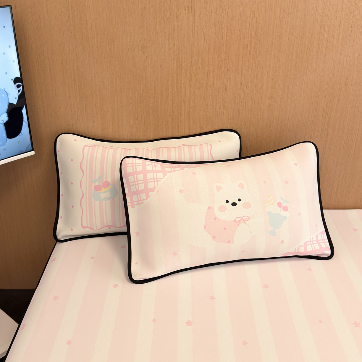 91家纺网 家纺一手货源 找家纺 懒猫家纺 2026新款大版卡通云感果冻床席床笠凉席 蜜桃汪星-床席款