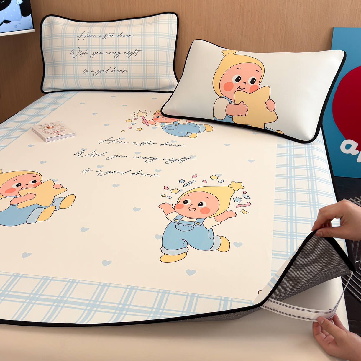 91家纺网 家纺一手货源 找家纺 懒猫家纺 2026新款大版卡通云感果冻床席床笠凉席 晚安小星星-床席款