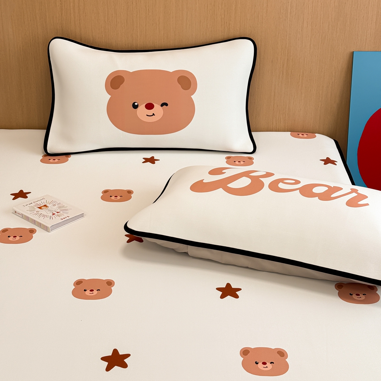 91家纺网 家纺一手货源 找家纺 懒猫家纺 2026新款大版卡通云感果冻床席床笠凉席 英伦小狗-床席款