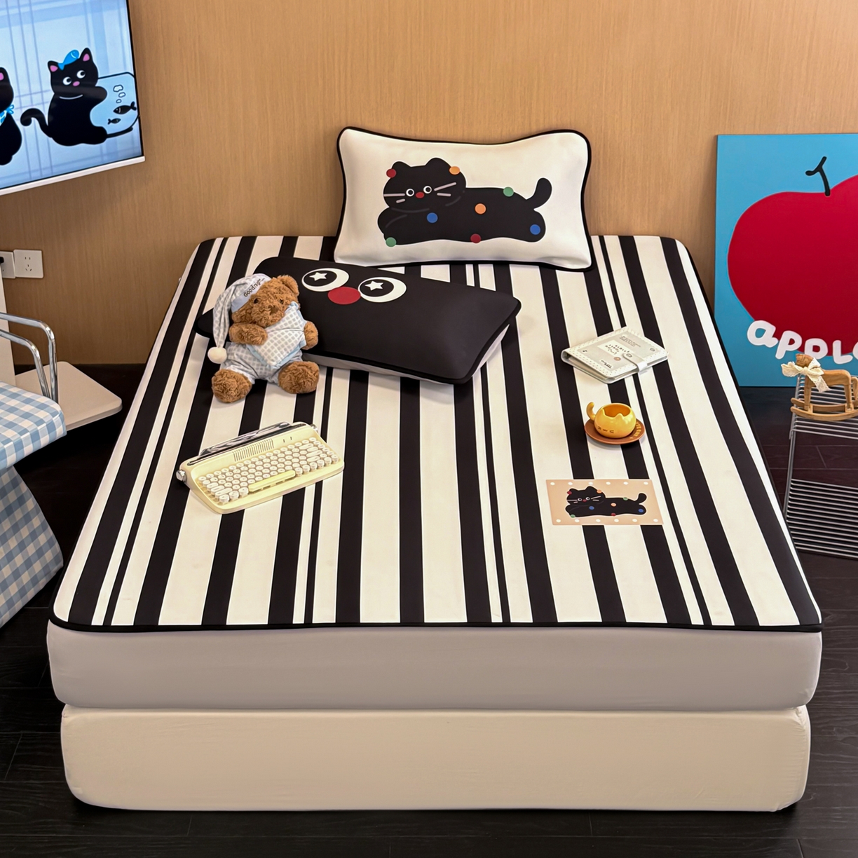 91家纺网 家纺一手货源 找家纺 懒猫家纺 2026新款大版卡通云感果冻床席床笠凉席 极简黑猫-床笠款