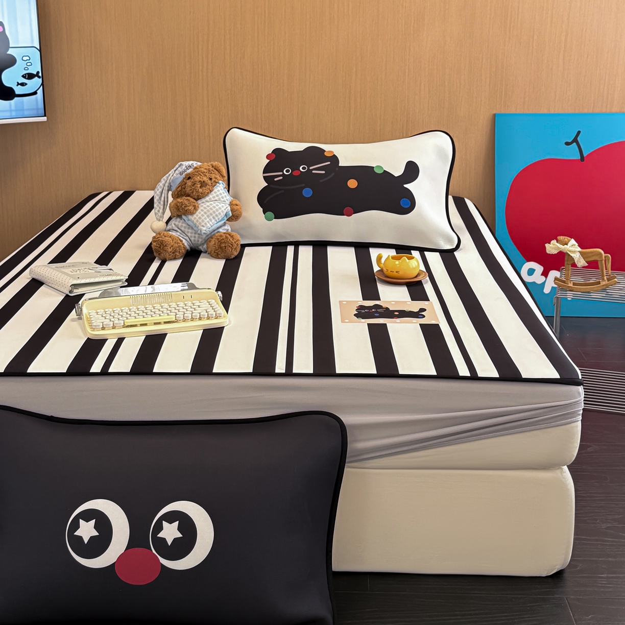 91家纺网 家纺一手货源 找家纺 懒猫家纺 2026新款大版卡通云感果冻床席床笠凉席 极简黑猫-床笠款