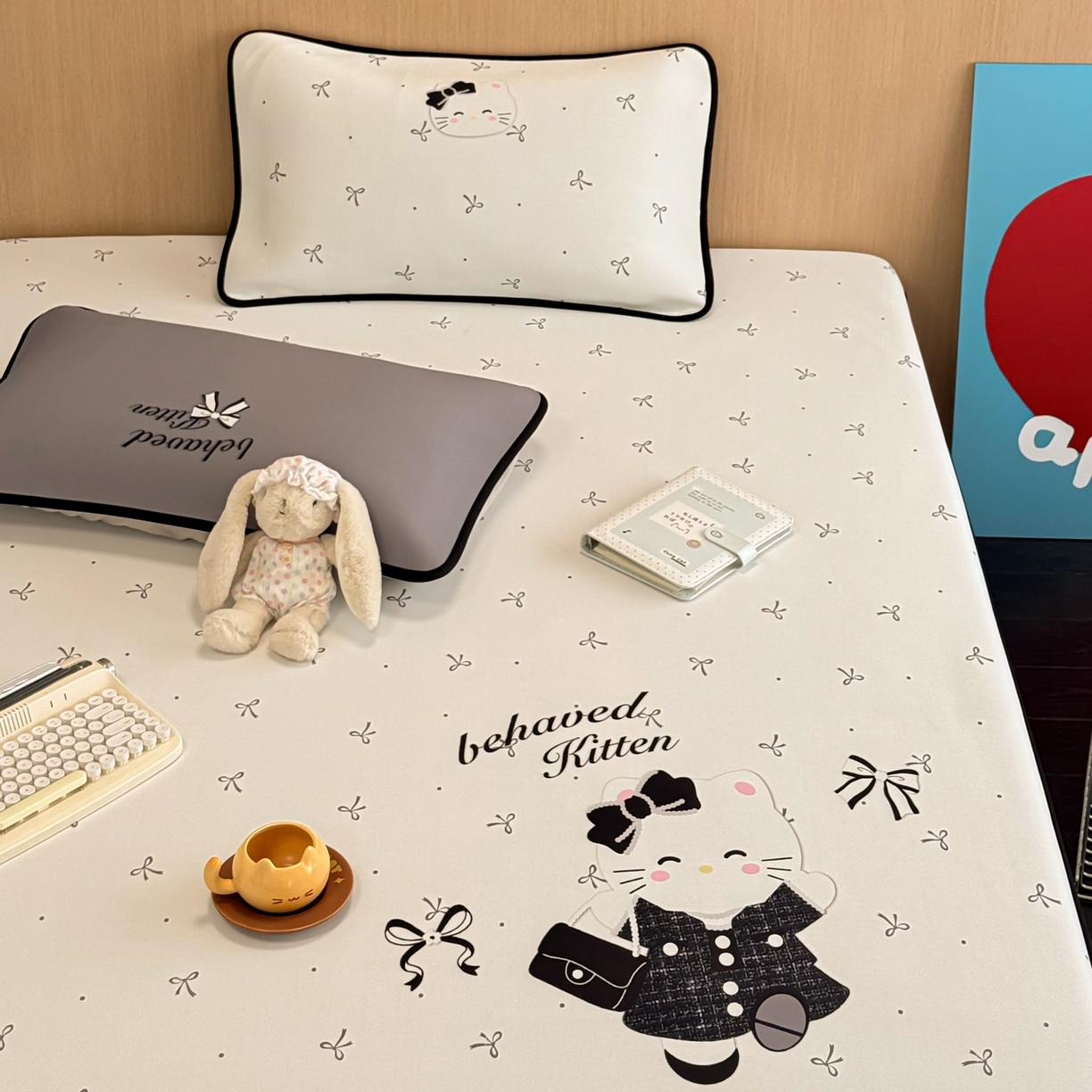 91家纺网 家纺一手货源 找家纺 懒猫家纺 2026新款大版卡通云感果冻床席床笠凉席 蝴蝶结小猫-床笠款