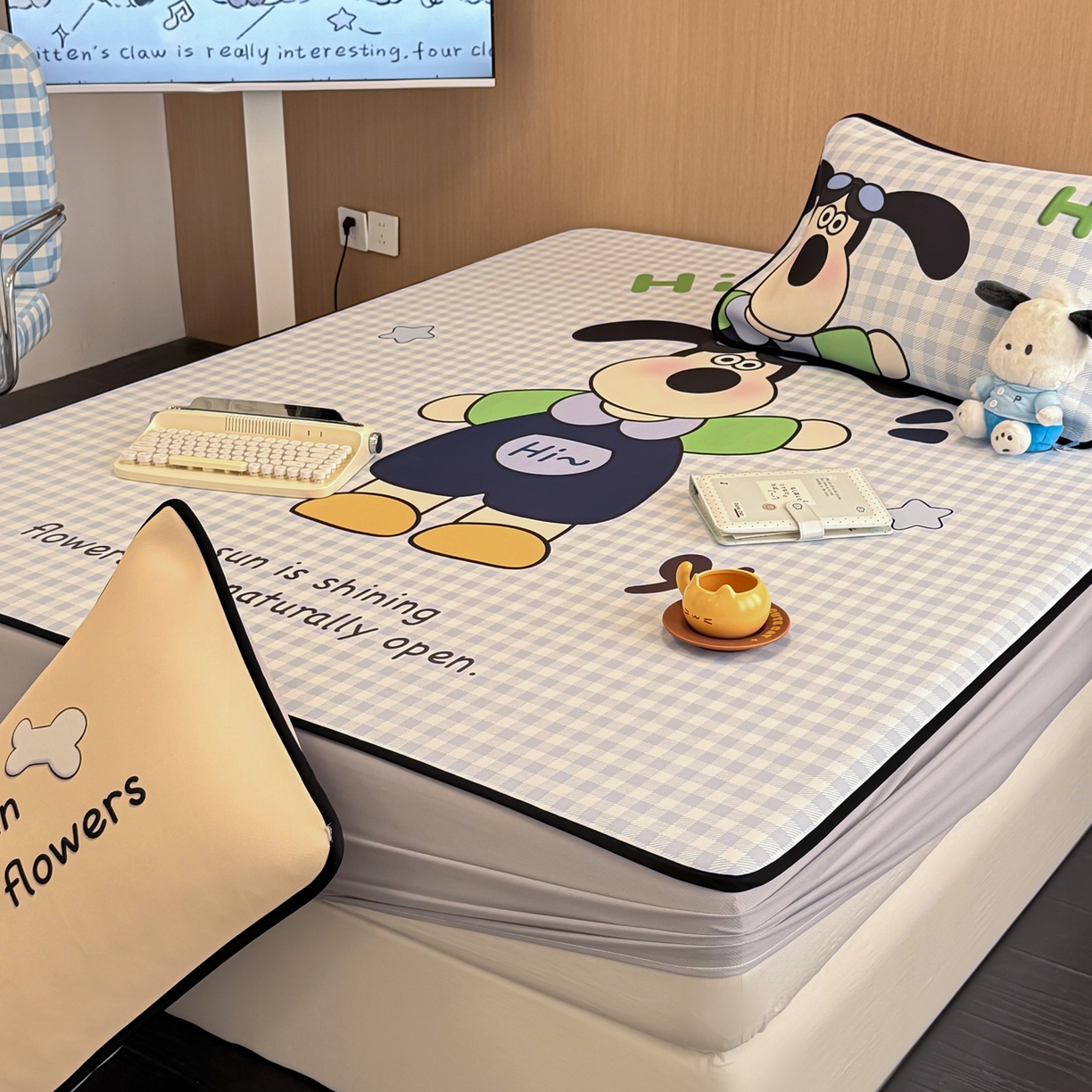 91家纺网 家纺一手货源 找家纺 懒猫家纺 2026新款大版卡通云感果冻床席床笠凉席 蓝格小狗-床笠款