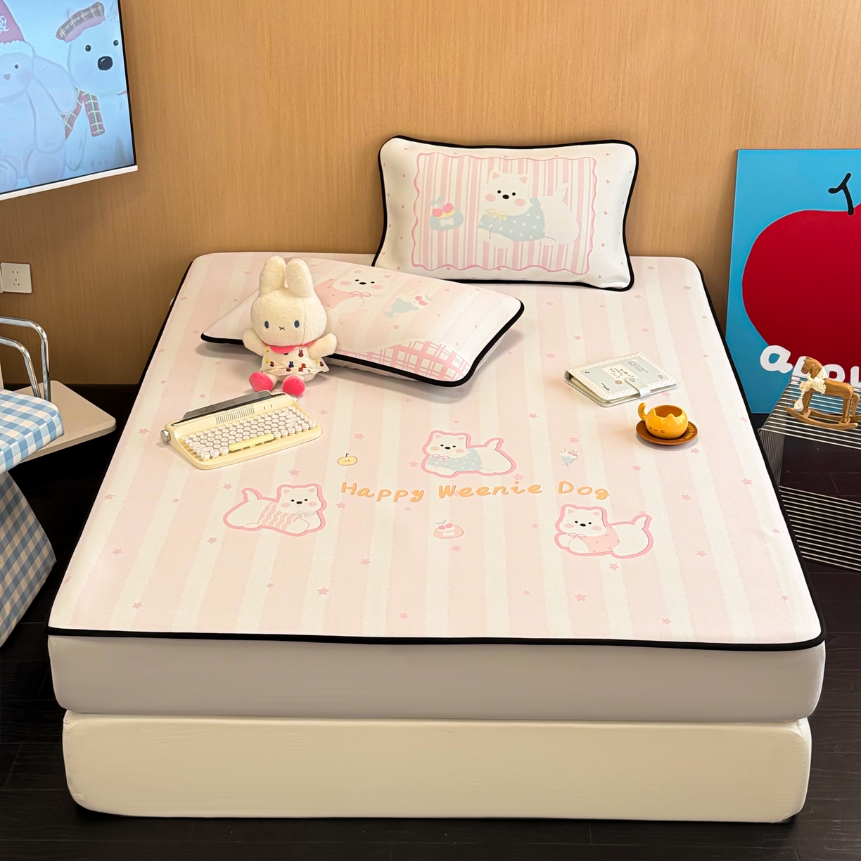 91家纺网 家纺一手货源 找家纺 懒猫家纺 2026新款大版卡通云感果冻床席床笠凉席 蜜桃汪星-床笠款