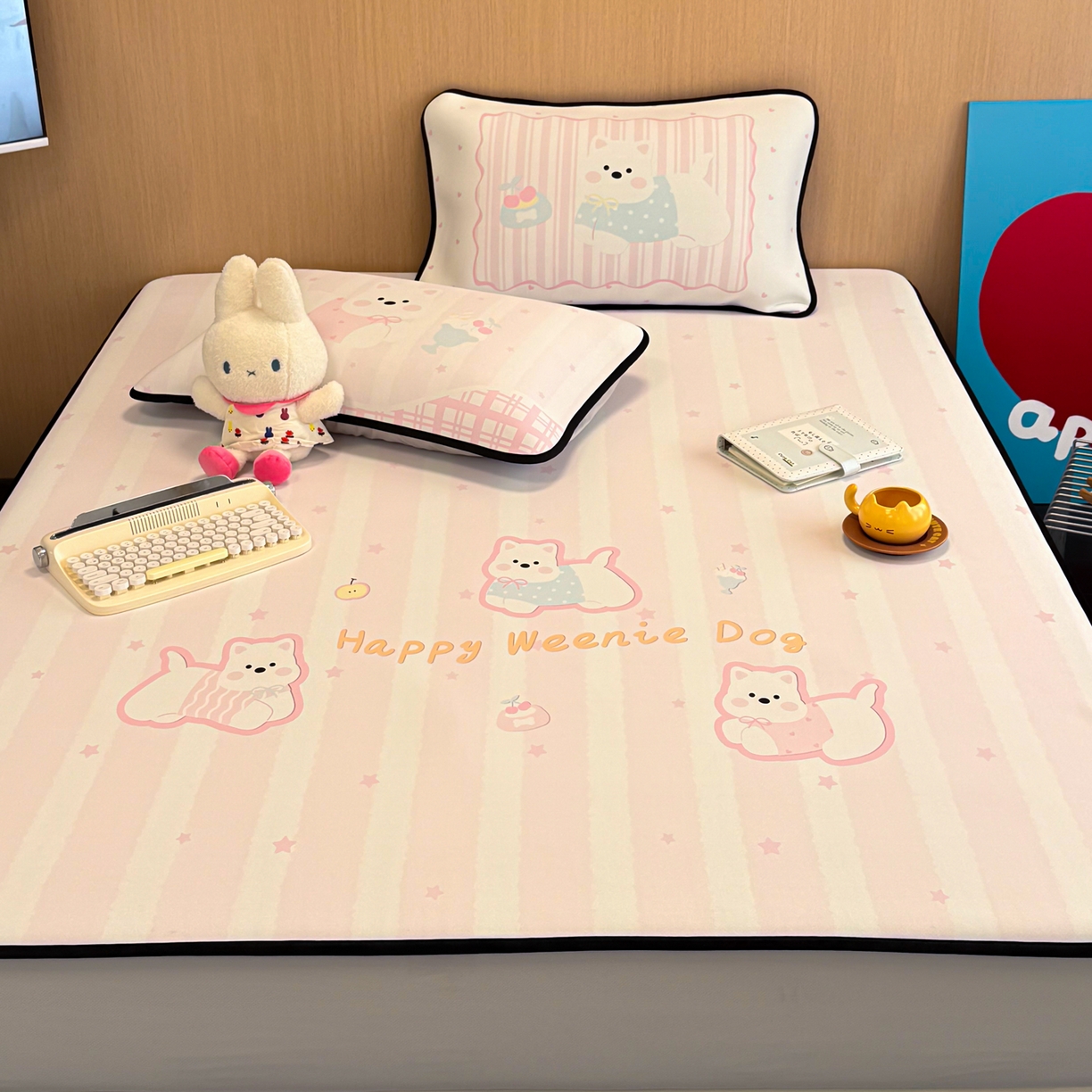 91家纺网 家纺一手货源 找家纺 懒猫家纺 2026新款大版卡通云感果冻床席床笠凉席 蜜桃汪星-床笠款