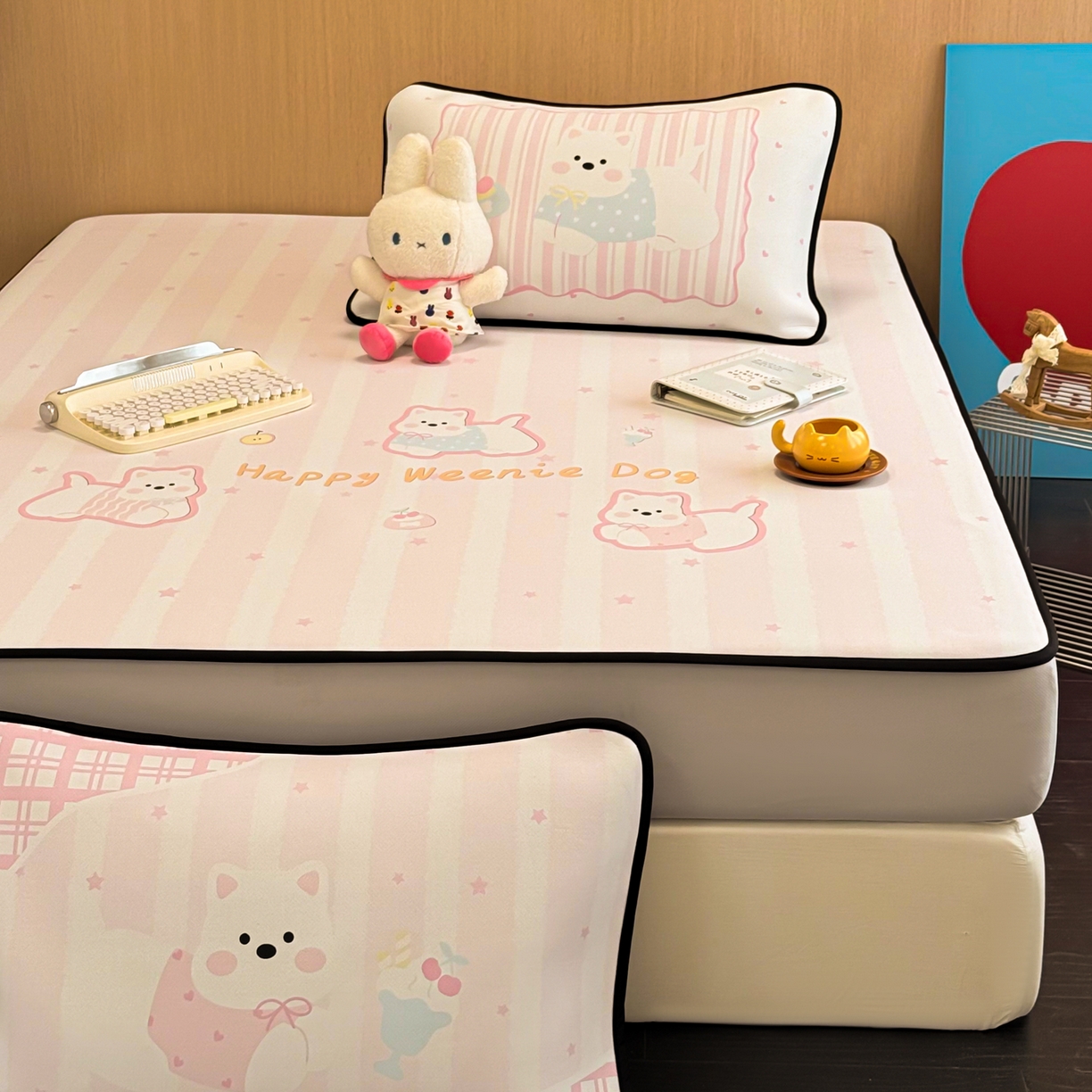 91家纺网 家纺一手货源 找家纺 懒猫家纺 2026新款大版卡通云感果冻床席床笠凉席 蜜桃汪星-床笠款