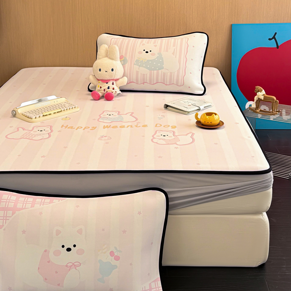 91家纺网 家纺一手货源 找家纺 懒猫家纺 2026新款大版卡通云感果冻床席床笠凉席 蜜桃汪星-床笠款