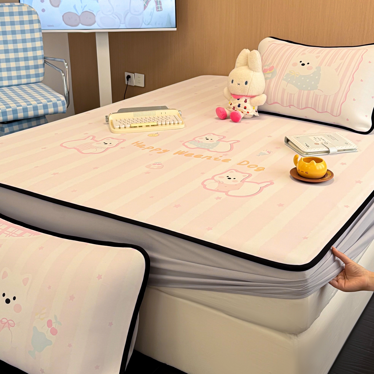 91家纺网 家纺一手货源 找家纺 懒猫家纺 2026新款大版卡通云感果冻床席床笠凉席 蜜桃汪星-床笠款