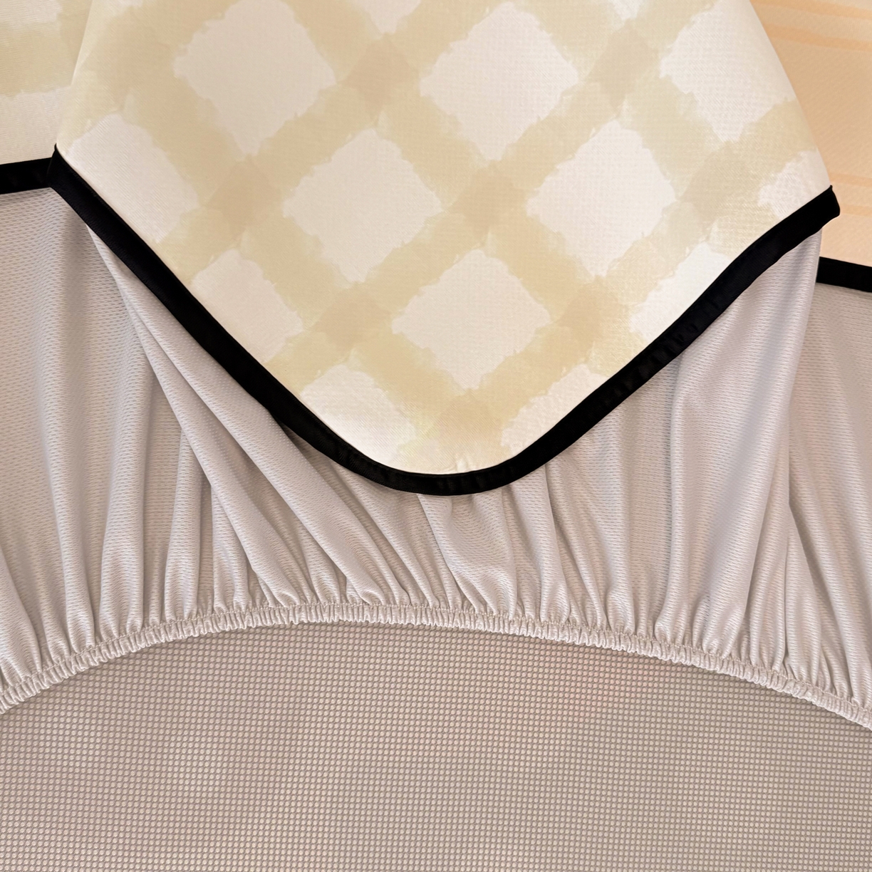 91家纺网 家纺一手货源 找家纺 懒猫家纺 2026新款大版卡通云感果冻床席床笠凉席 蘑菇屋-床笠款