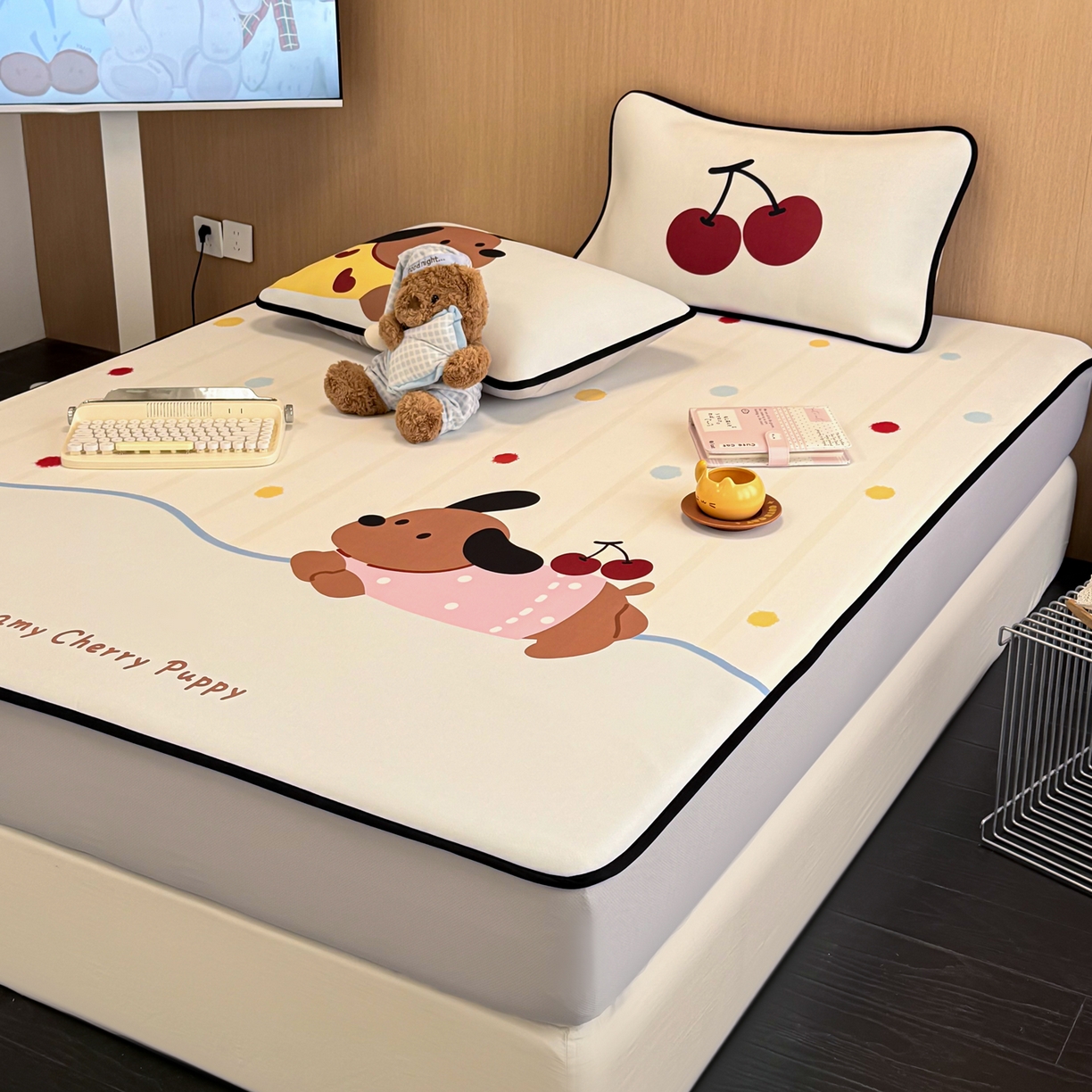 91家纺网 家纺一手货源 找家纺 懒猫家纺 2026新款大版卡通云感果冻床席床笠凉席 糖豆狗狗-床笠款