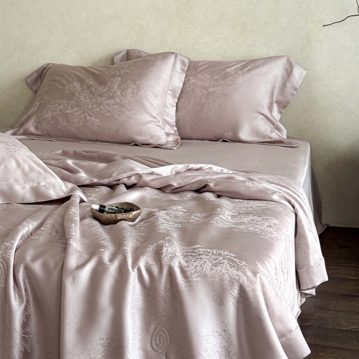 91家纺网 家纺一手货源 找家纺 （总）花时间 2026新款提花夏凉被天丝赫本夏被四件套