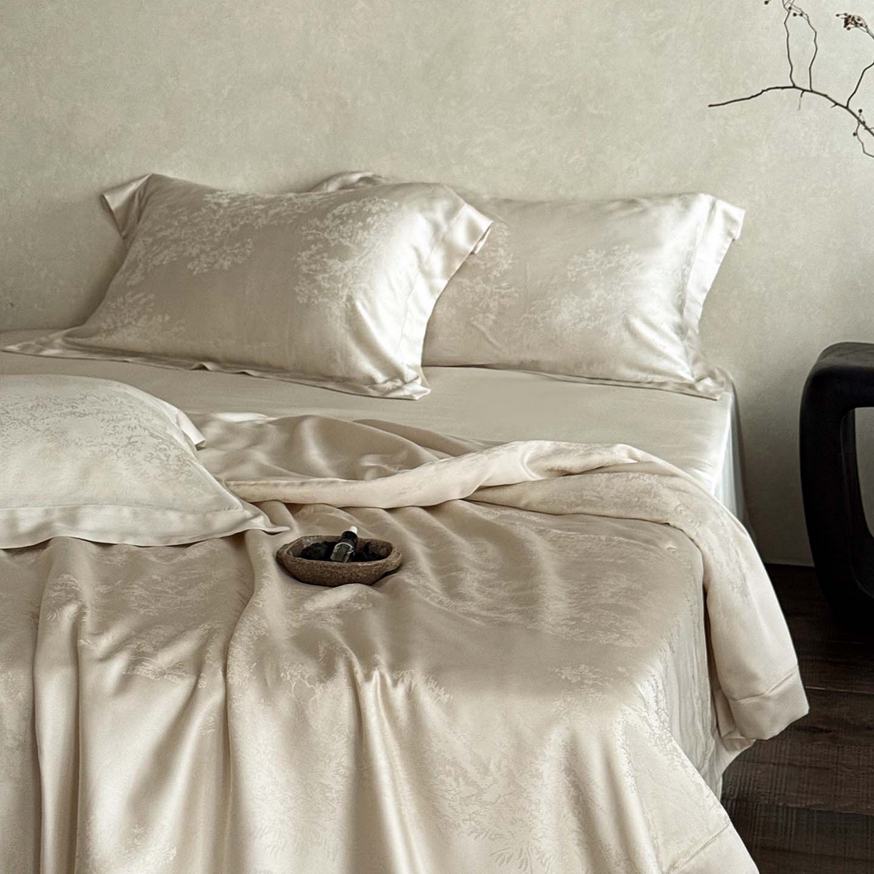 91家纺网 家纺一手货源 找家纺 花时间 2026新款提花夏凉被天丝赫本夏被四件套 天丝赫本夏被-香槟色