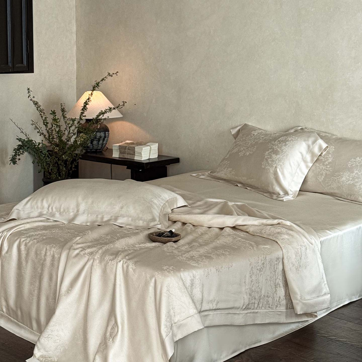 91家纺网 家纺一手货源 找家纺 花时间 2026新款提花夏凉被天丝赫本夏被四件套 天丝赫本夏被-香槟色