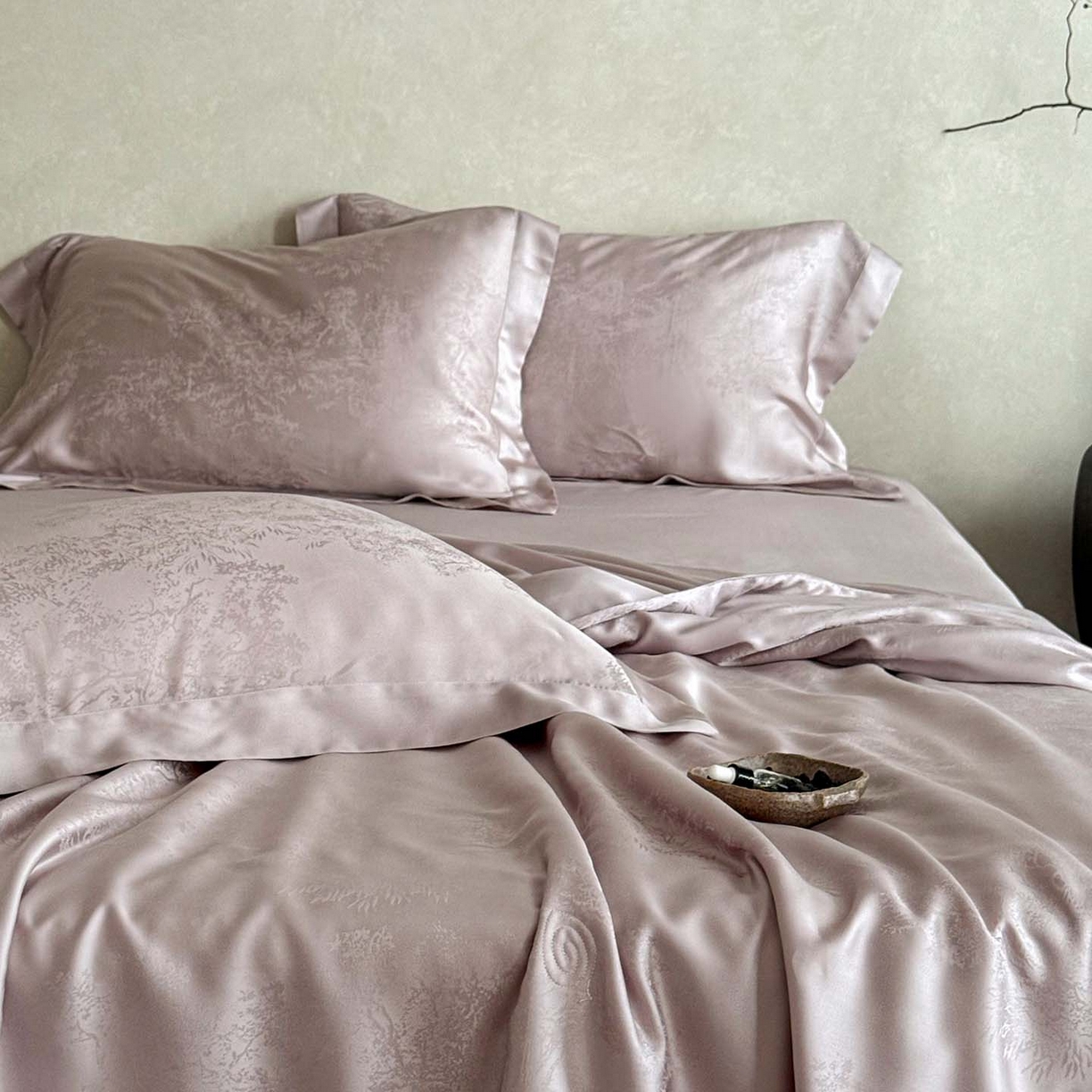 91家纺网 家纺一手货源 找家纺 花时间 2026新款提花夏凉被天丝赫本夏被四件套 天丝赫本夏被-浅紫色