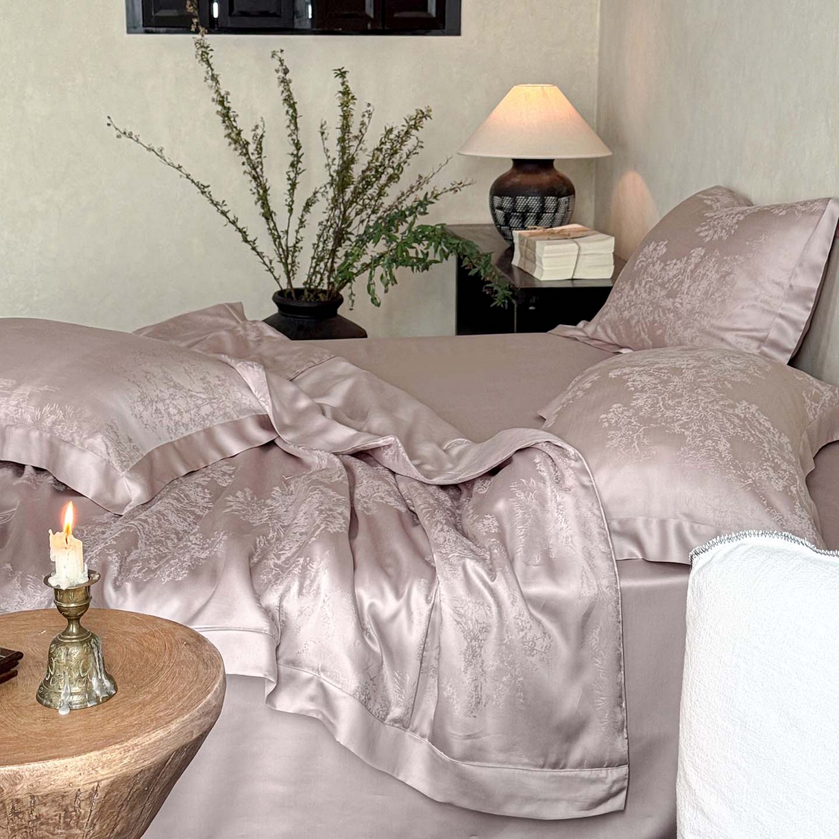 91家纺网 家纺一手货源 找家纺 花时间 2026新款提花夏凉被天丝赫本夏被四件套 天丝赫本夏被-浅紫色